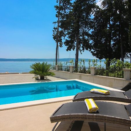 Villa Beachfront Sea Palace Kaštela المظهر الخارجي الصورة