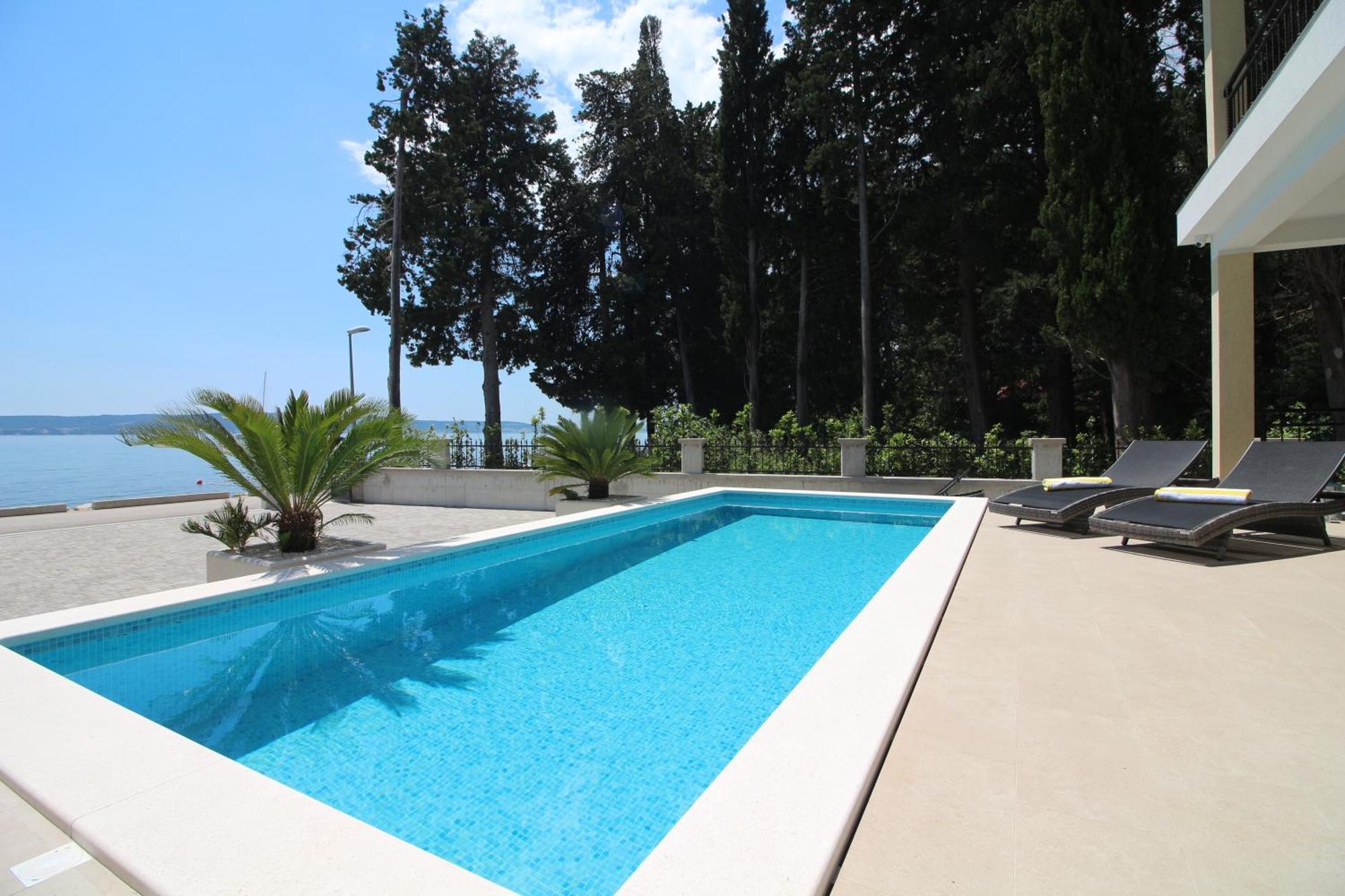 Villa Beachfront Sea Palace Kaštela المظهر الخارجي الصورة