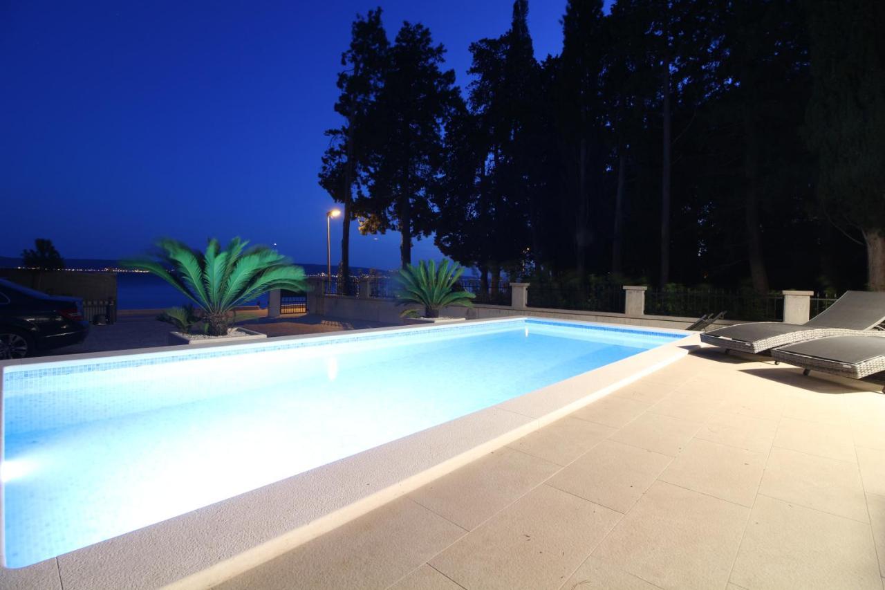 Villa Beachfront Sea Palace Kaštela المظهر الخارجي الصورة