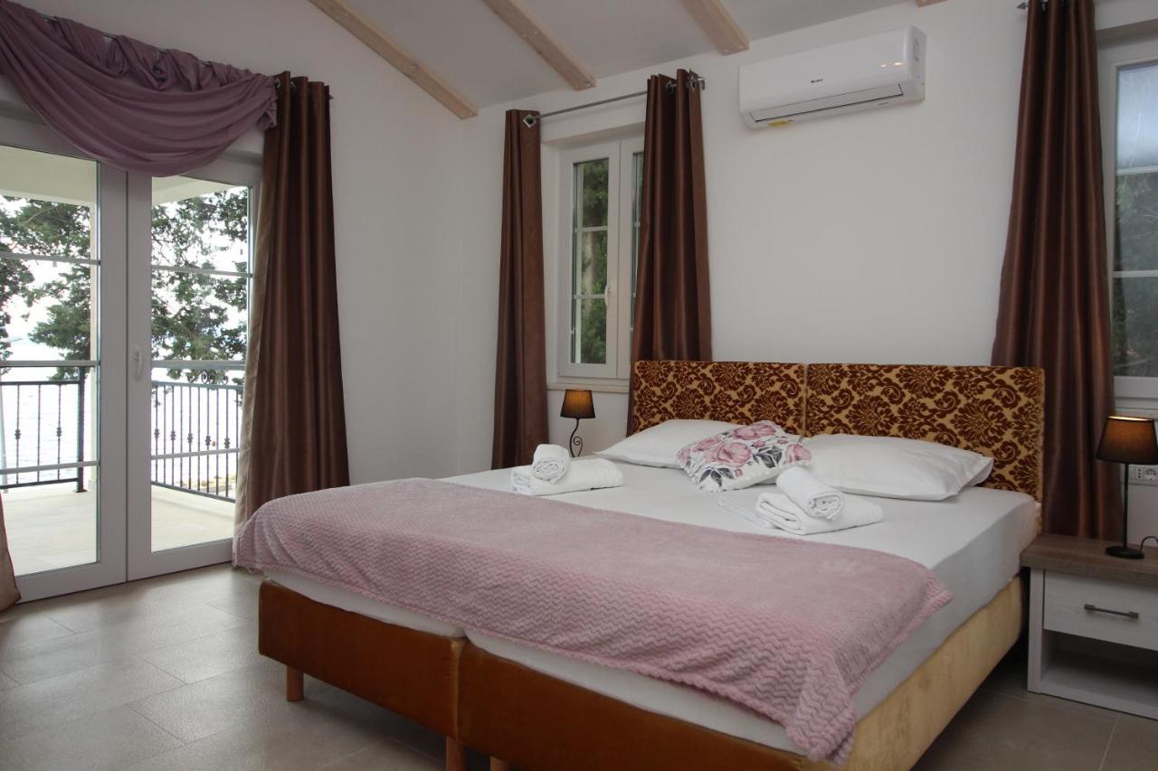 Villa Beachfront Sea Palace Kaštela المظهر الخارجي الصورة