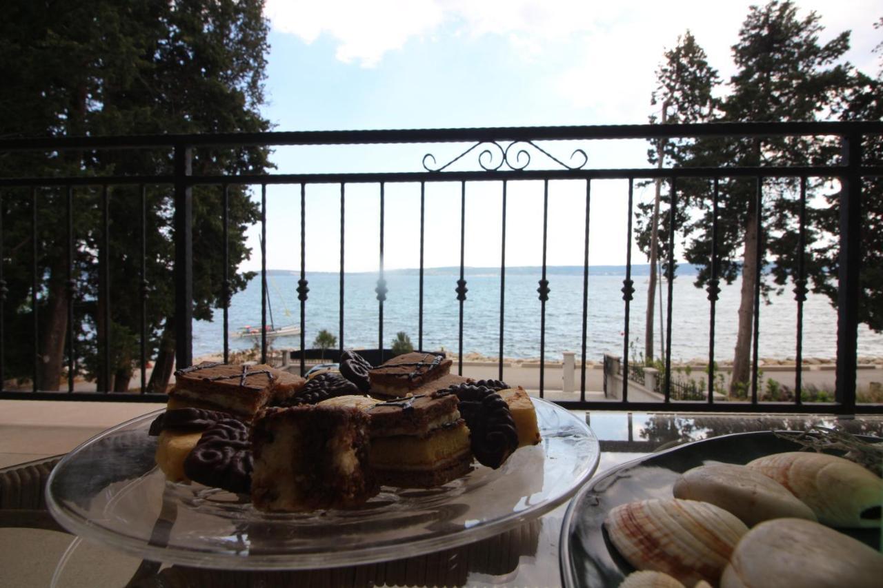 Villa Beachfront Sea Palace Kaštela المظهر الخارجي الصورة
