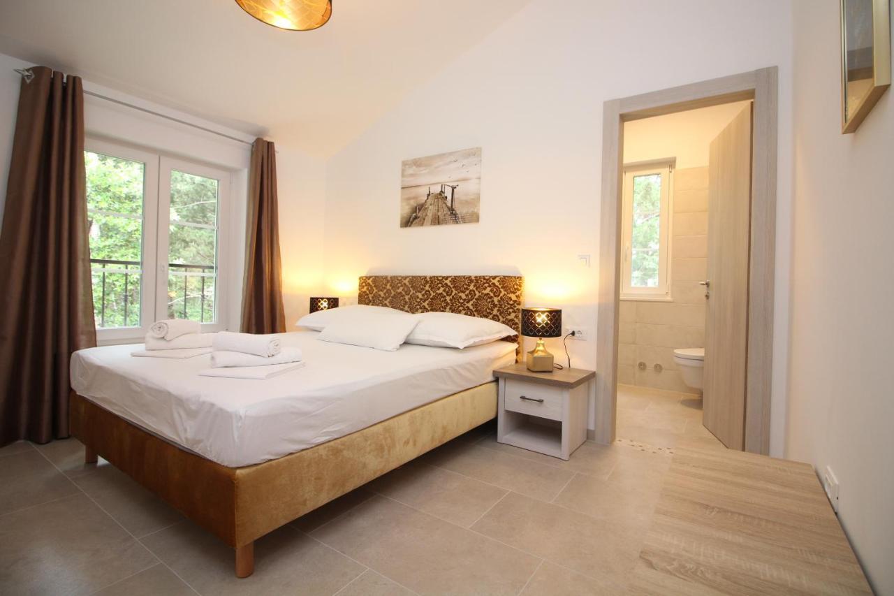 Villa Beachfront Sea Palace Kaštela المظهر الخارجي الصورة