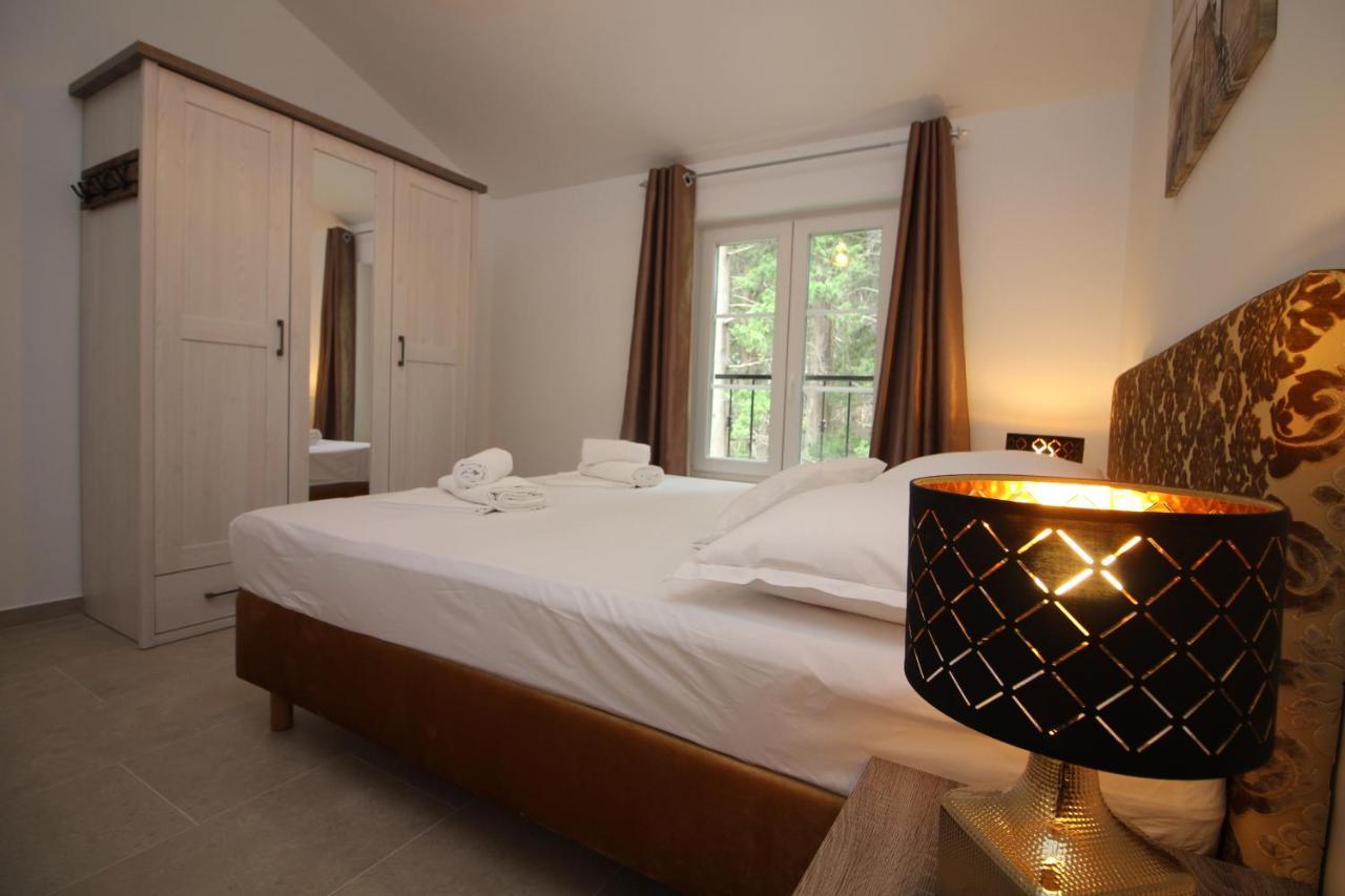 Villa Beachfront Sea Palace Kaštela المظهر الخارجي الصورة