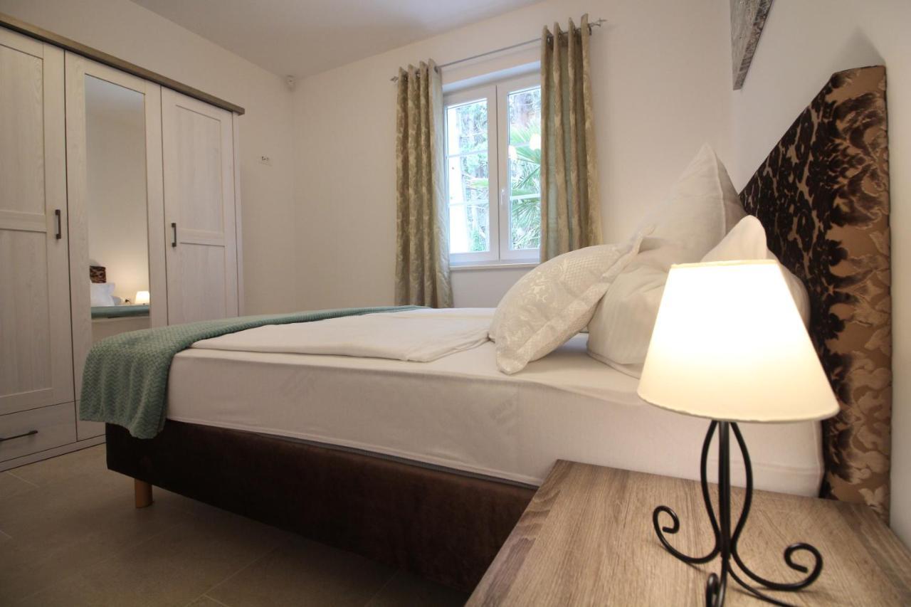 Villa Beachfront Sea Palace Kaštela المظهر الخارجي الصورة
